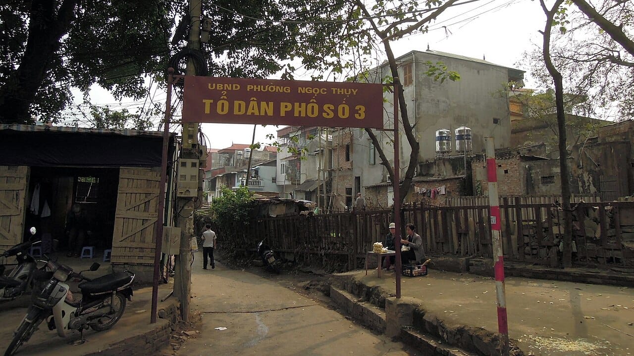 https://en.wikipedia.org/wiki/Long_Biên_District " rel="nofollow">Long Biên District is an urban district (quận) of Hanoi, the capital of Vietnam. Lon