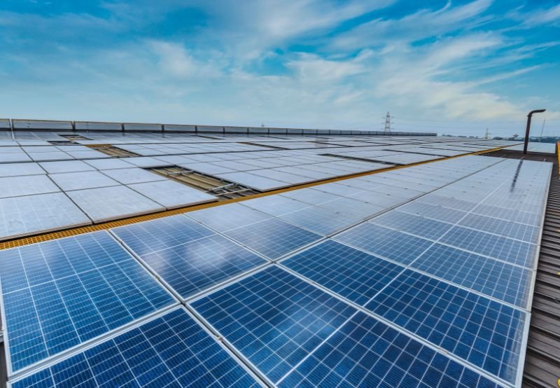 Lightsource bp Secures $97.9M Tax Equity for 187 MW Solar Project